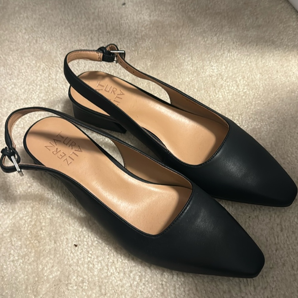 Naturalizer closed toe small heel sling back